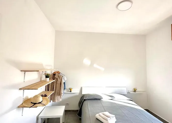 Casa Del Mar * Sant Isidoro (Apulia)
